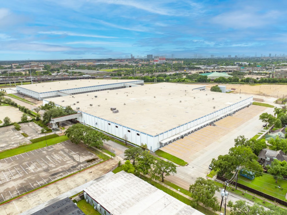 Aerial photograph of the 830,000 square foot Ernestine Street campus and its loading dock aprons.